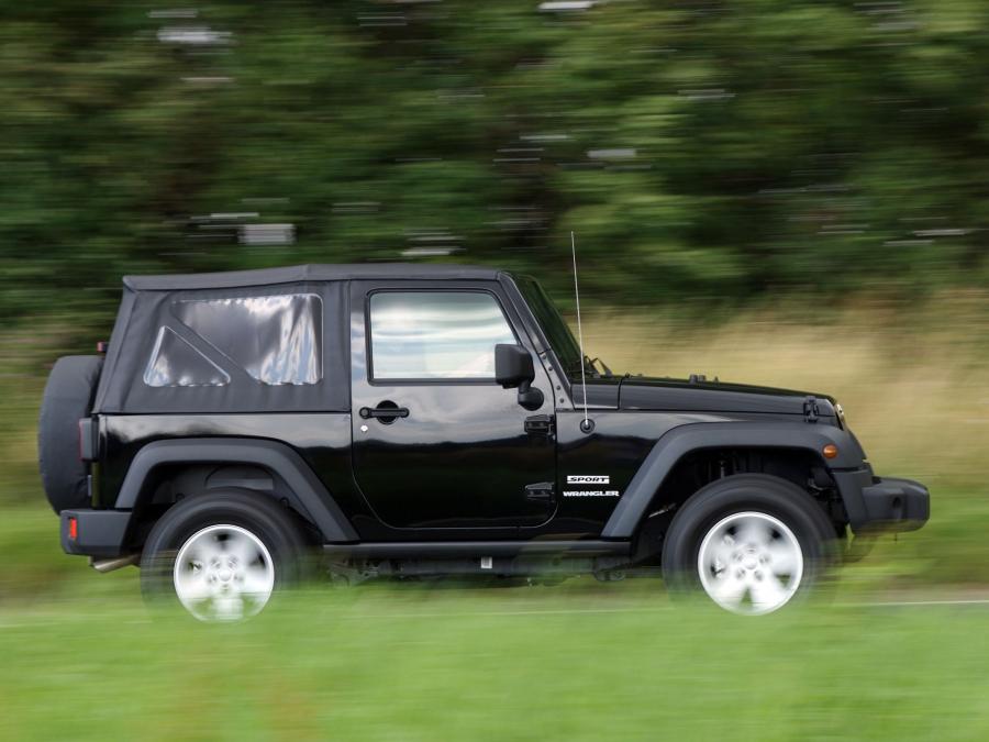  Jeep Wrangler Sport 2007 года  (UK) (фото 16 из 22)